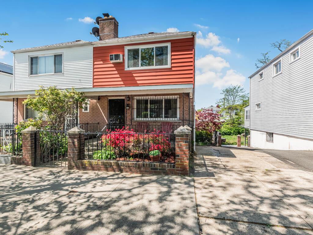 Property for Sale at Grace Avenue, Bronx, New York - Bedrooms: 3 
Bathrooms: 2 
Rooms: 6  - $620,000