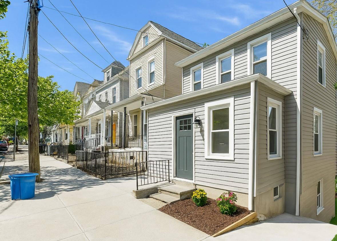 Property for Sale at Fort Independence Street, Bronx, New York - Bedrooms: 4 
Bathrooms: 4 
Rooms: 7  - $729,995