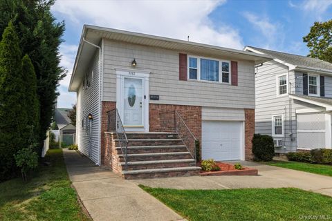 Photo of 2282 Saratoga Street, Oceanside, NY 11572 (MLS # 922536)
