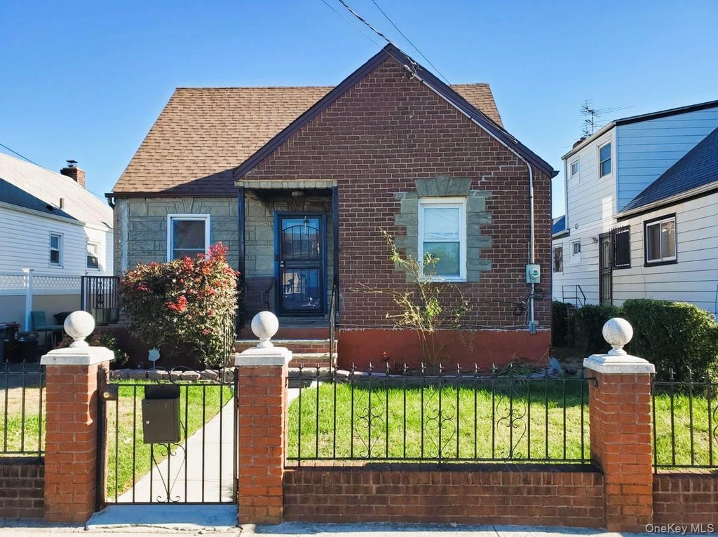 Photo of 15316 132nd Avenue, Springfield Gardens, NY 11434 (MLS # 1062068)