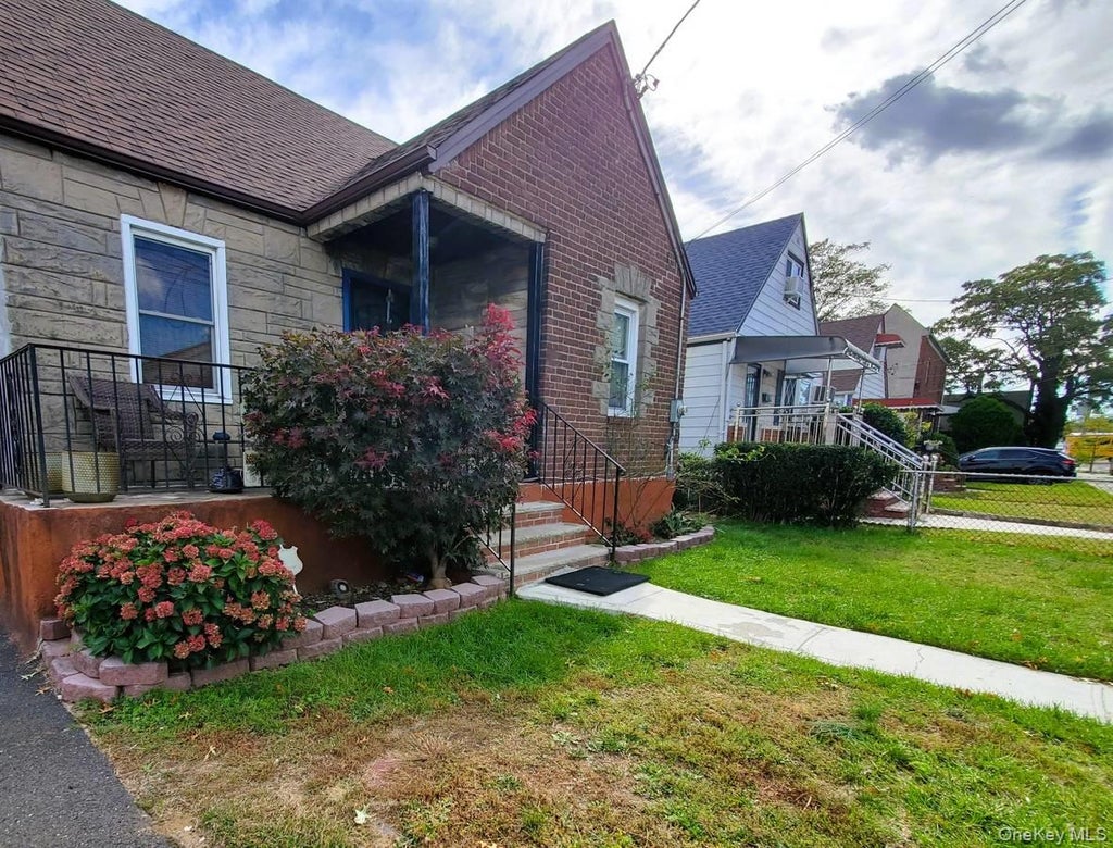 Photo of 15316 132nd Avenue, Springfield Gardens, NY 11434 (MLS # 1062068)