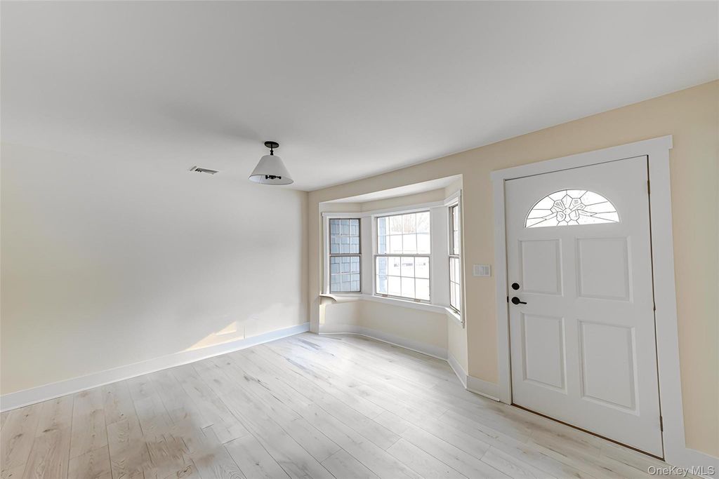 Photo of 5 Breslau Street, Bay Shore, NY 11706 (MLS # 960294)