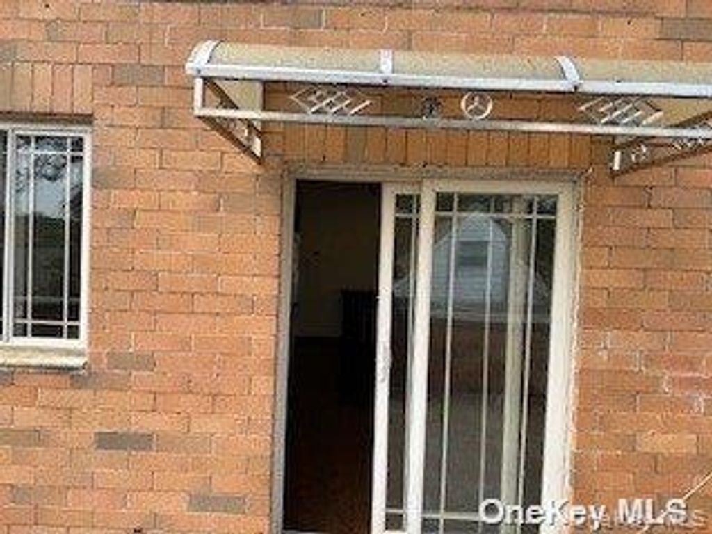 Photo of 83-47 #2nd Floor 258th Street, Glen Oaks, NY 11004 (MLS # 951302)