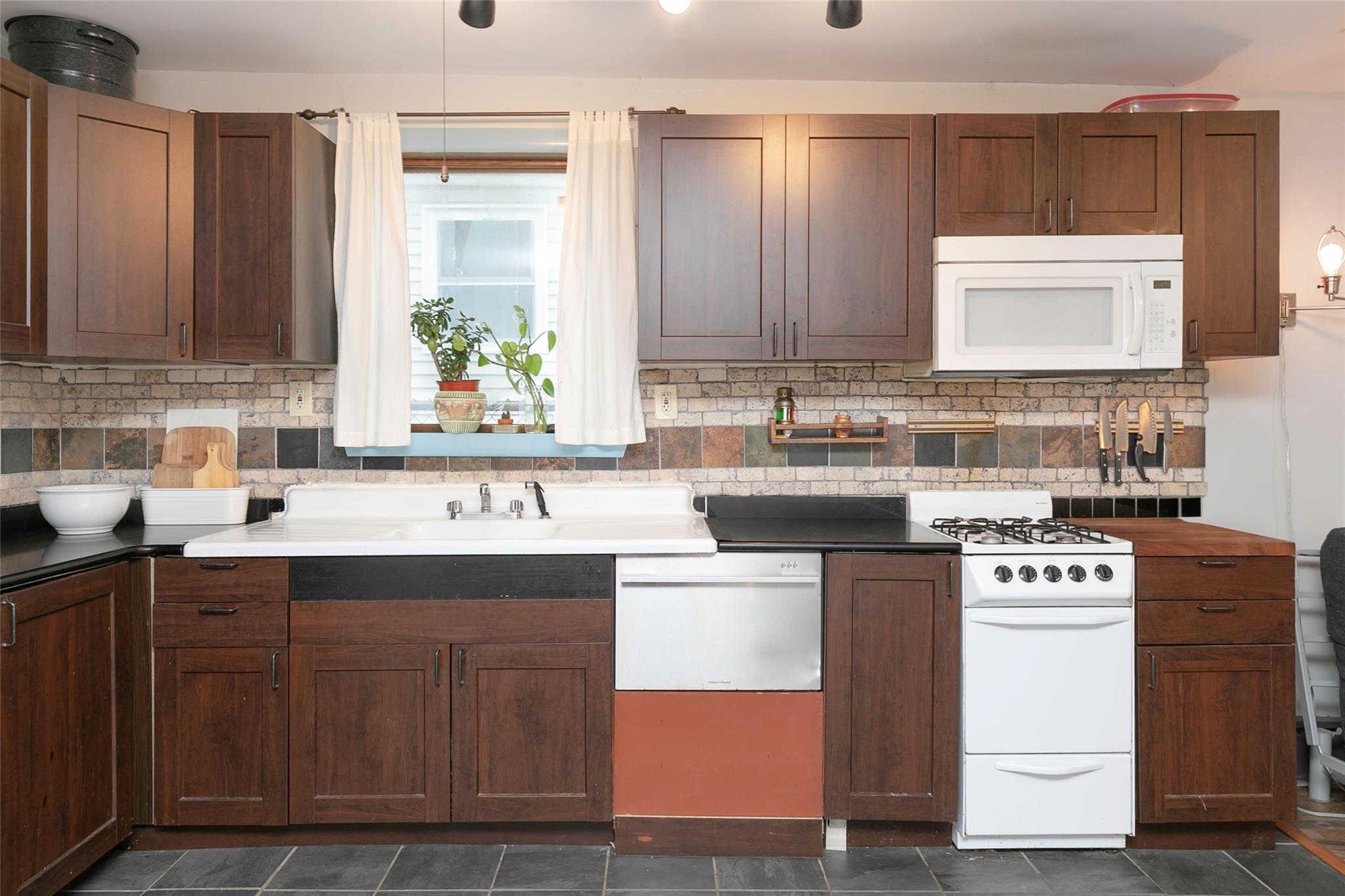 68 Tier Street, Bronx, New York image 8