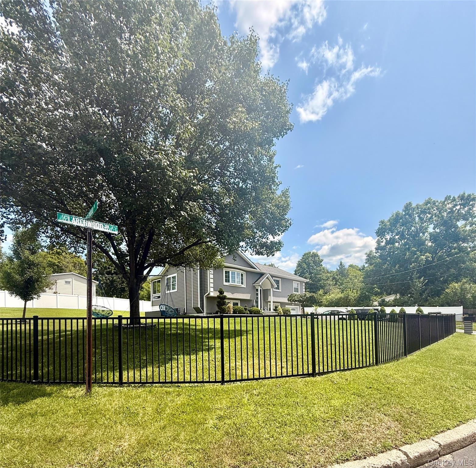 14 Larchwood Drive