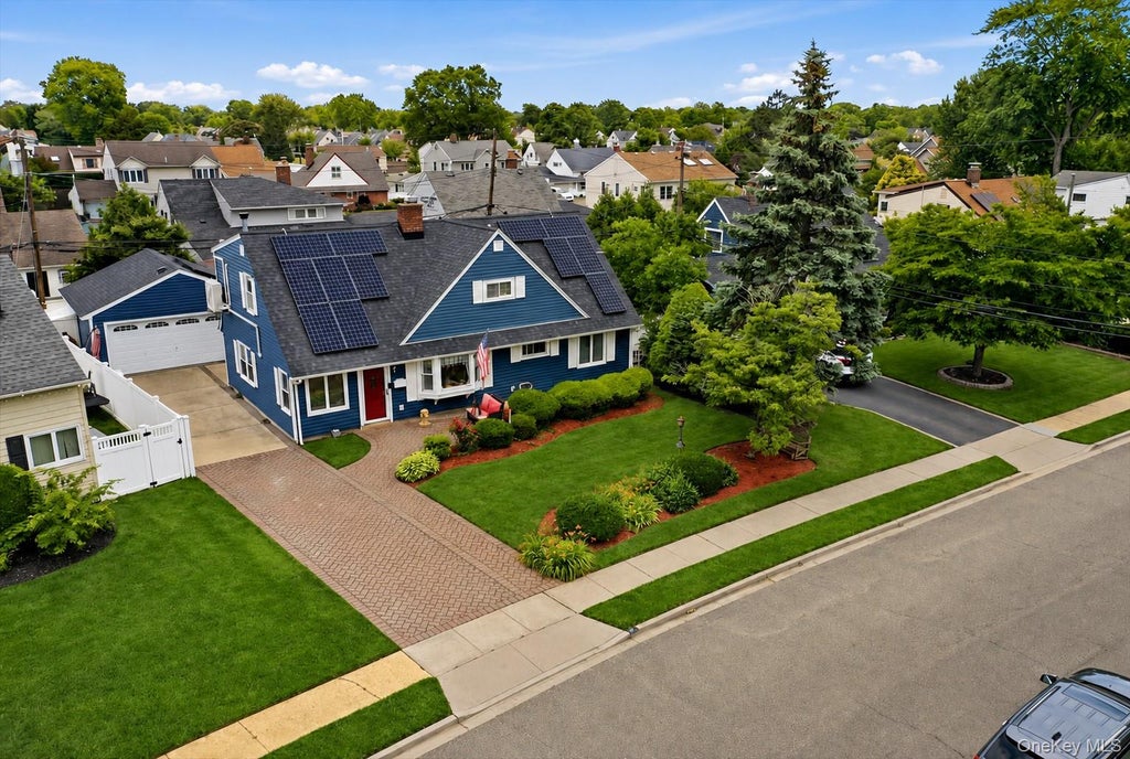 Photo of 7 Disc Lane, Wantagh, NY 11793 (MLS # 1015750)