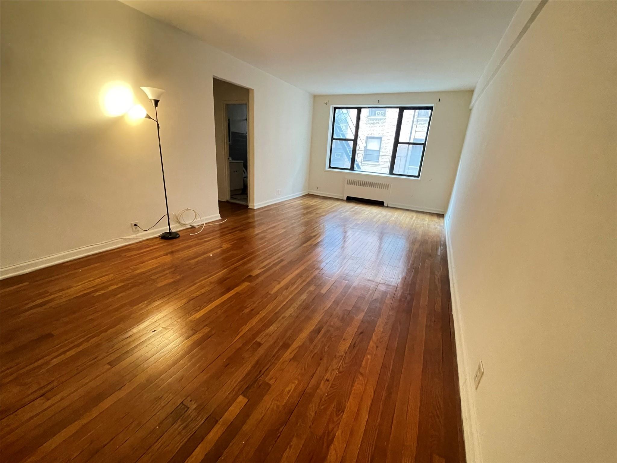 10 N Broadway 2G