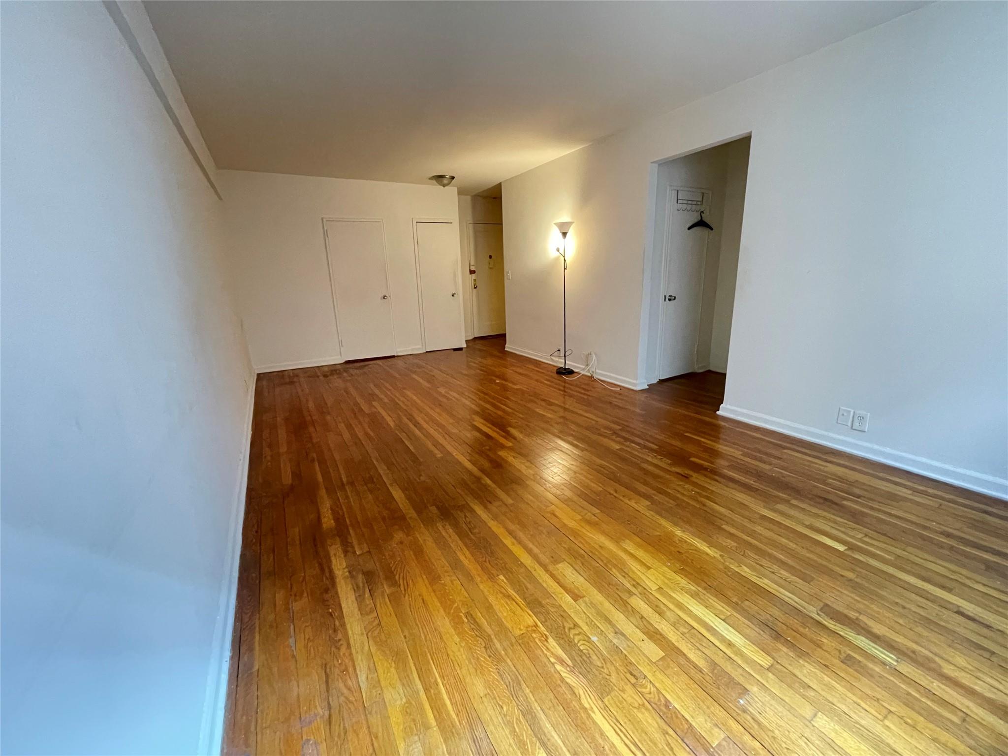 10 N Broadway 2G