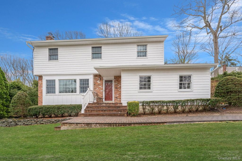 Photo of 7 Spruce Court, Huntington, NY 11743 (MLS # 971523)