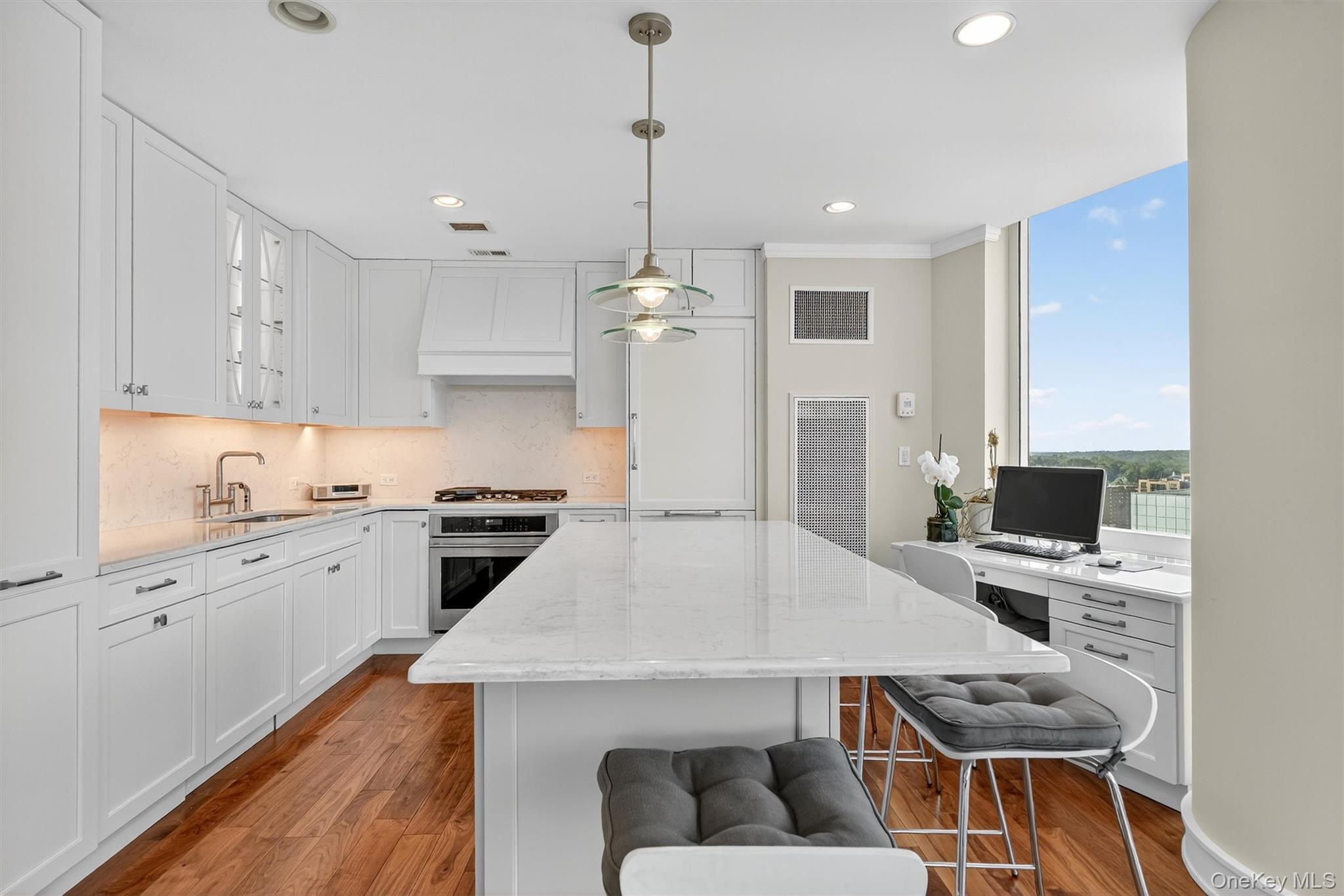 5 Renaissance Square 23C