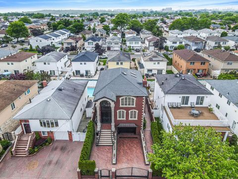 16136 90th Street Howard Beach NY 11414