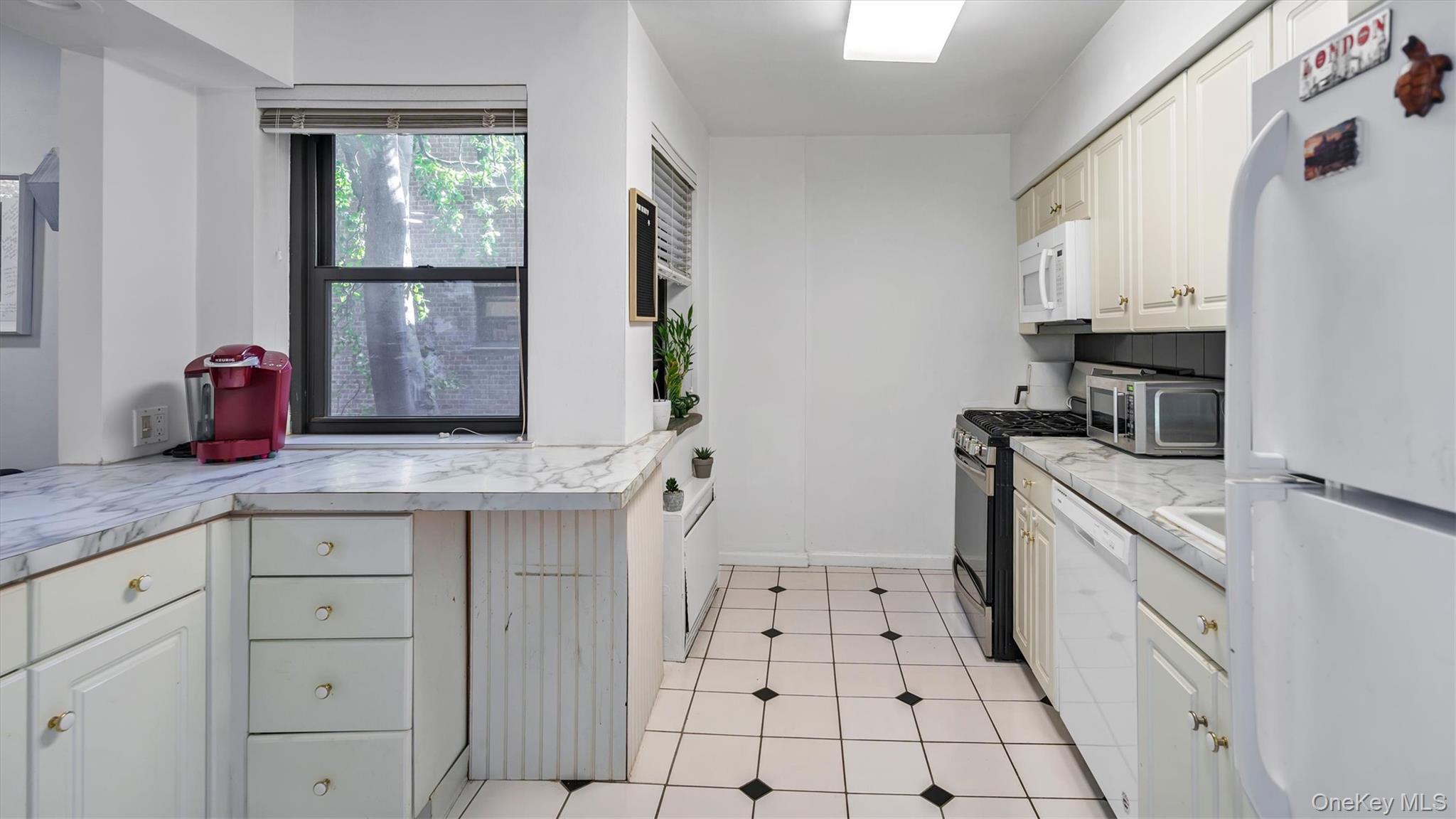 30 Grace Avenue 2F