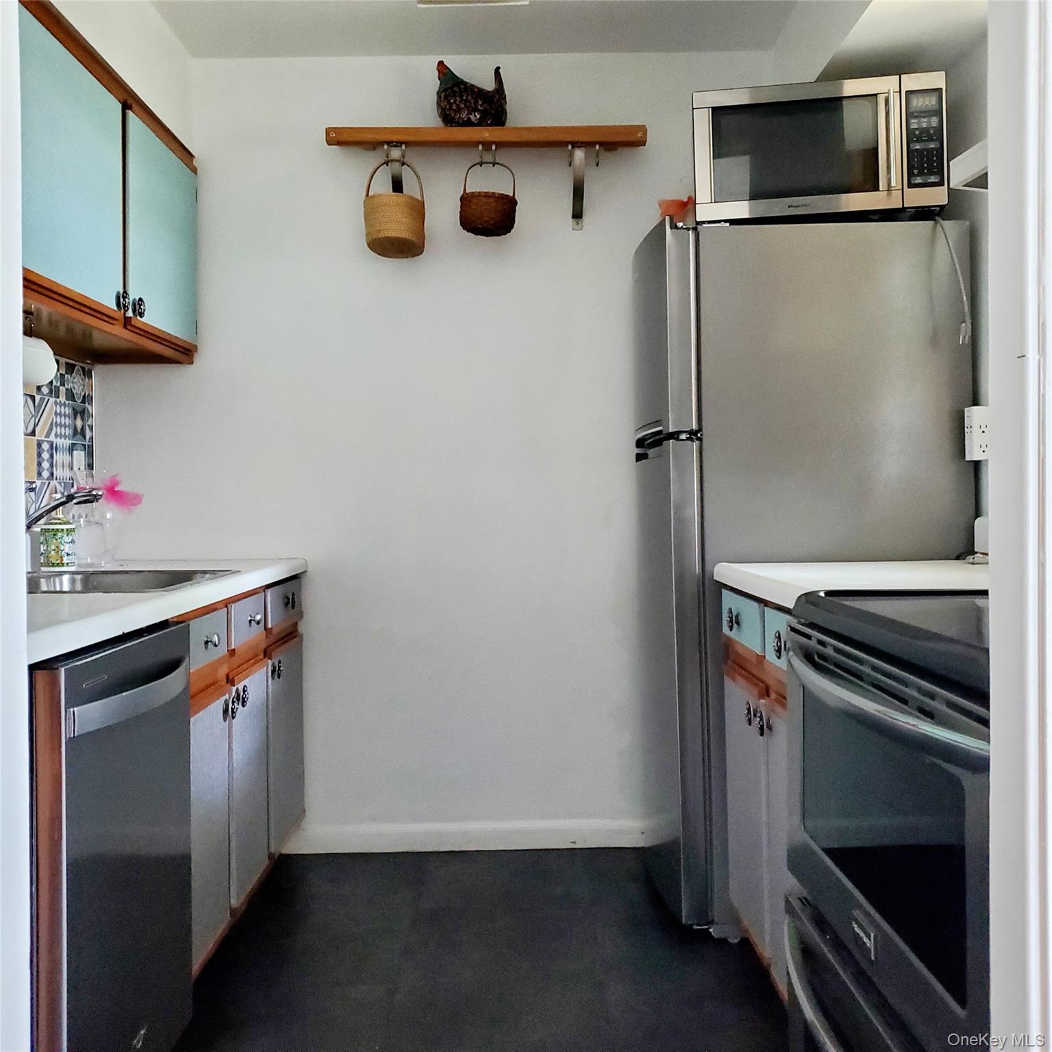 400 Mount Pleasant Avenue 3J