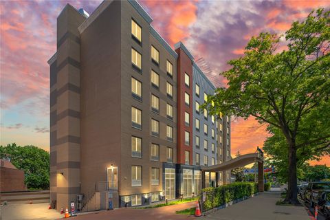 18131 Horace Harding Exp Fresh Meadows NY 11365