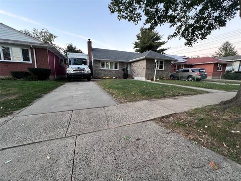 Photo of 937 Broadway, Westbury, NY 11590 (MLS # 924217)