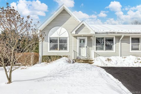 Condo For Sale - 8 Windsor Circle<br/> New City, NY 10956