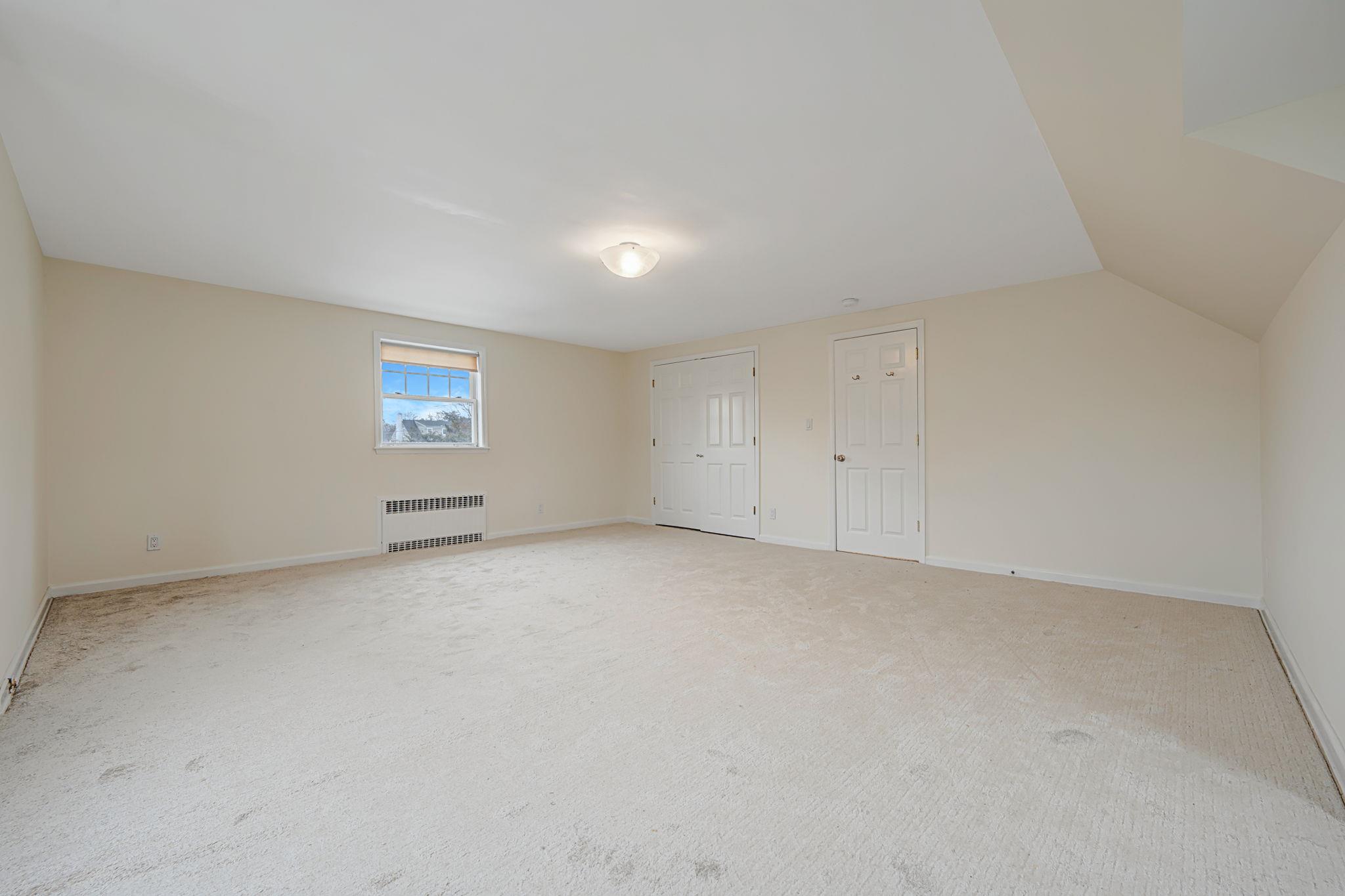 174 S Windsor Avenue, Brightwaters, New York image 27