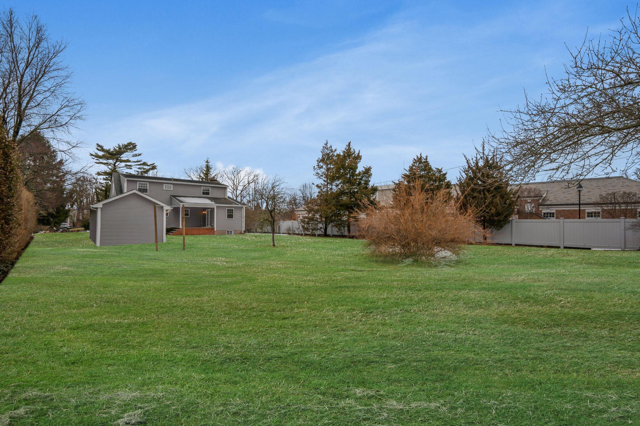 174 S Windsor Avenue, Brightwaters, New York image 9