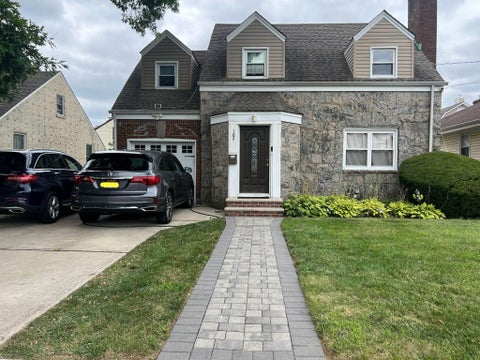 Homes For Sale - 182 Long Beach Road<br/> Hempstead, NY 11550