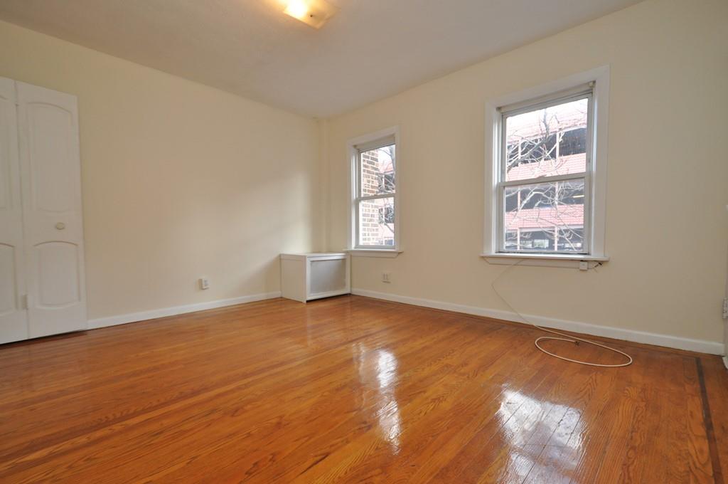 Scarsdale, New York 10583, United States, 2 Bedrooms Bedrooms, ,1 BathroomBathrooms,Residential,Active,22350