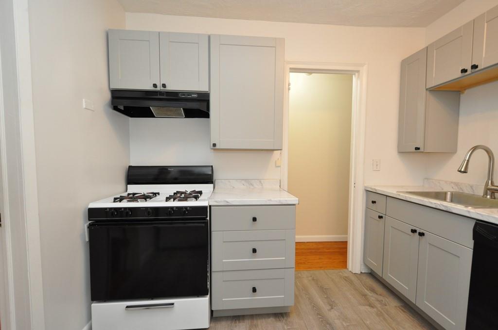 Scarsdale, New York 10583, United States, 2 Bedrooms Bedrooms, ,1 BathroomBathrooms,Residential,Active,22350