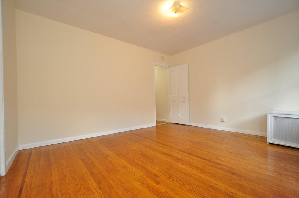 Scarsdale, New York 10583, United States, 2 Bedrooms Bedrooms, ,1 BathroomBathrooms,Residential,Active,22350