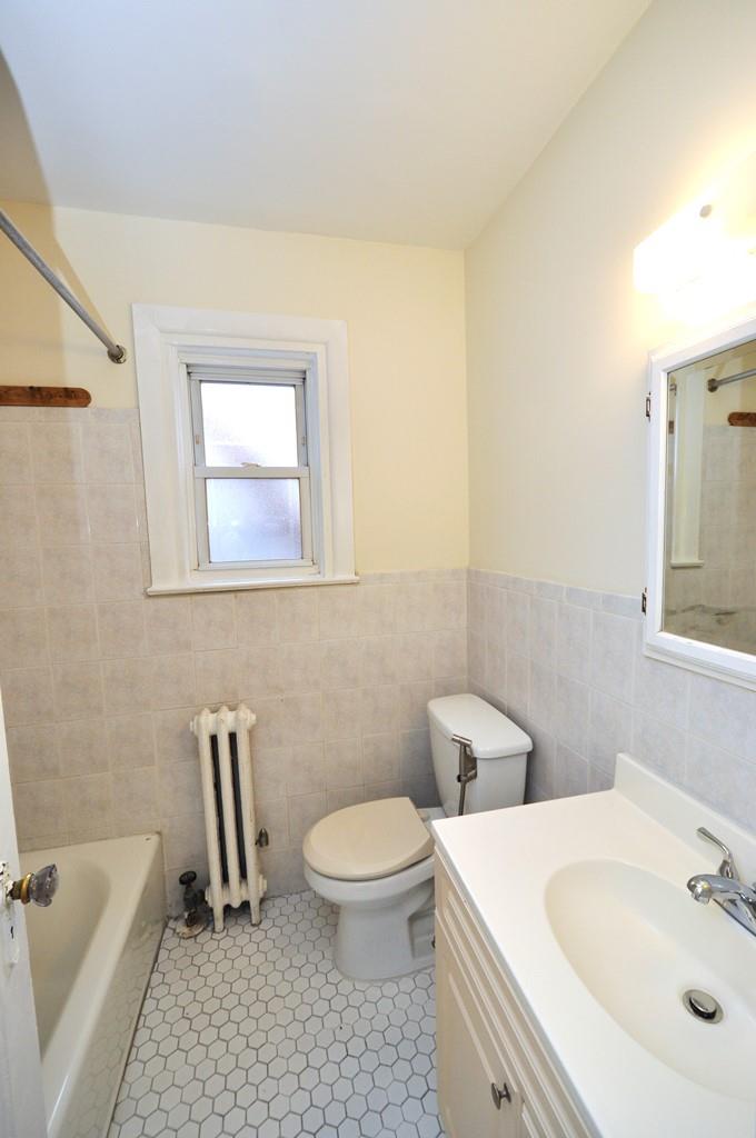 Scarsdale, New York 10583, United States, 2 Bedrooms Bedrooms, ,1 BathroomBathrooms,Residential,Active,22350