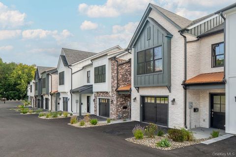 Photo of 16 Icehouse Drive, Saugerties, NY 12477 (MLS # 931532)