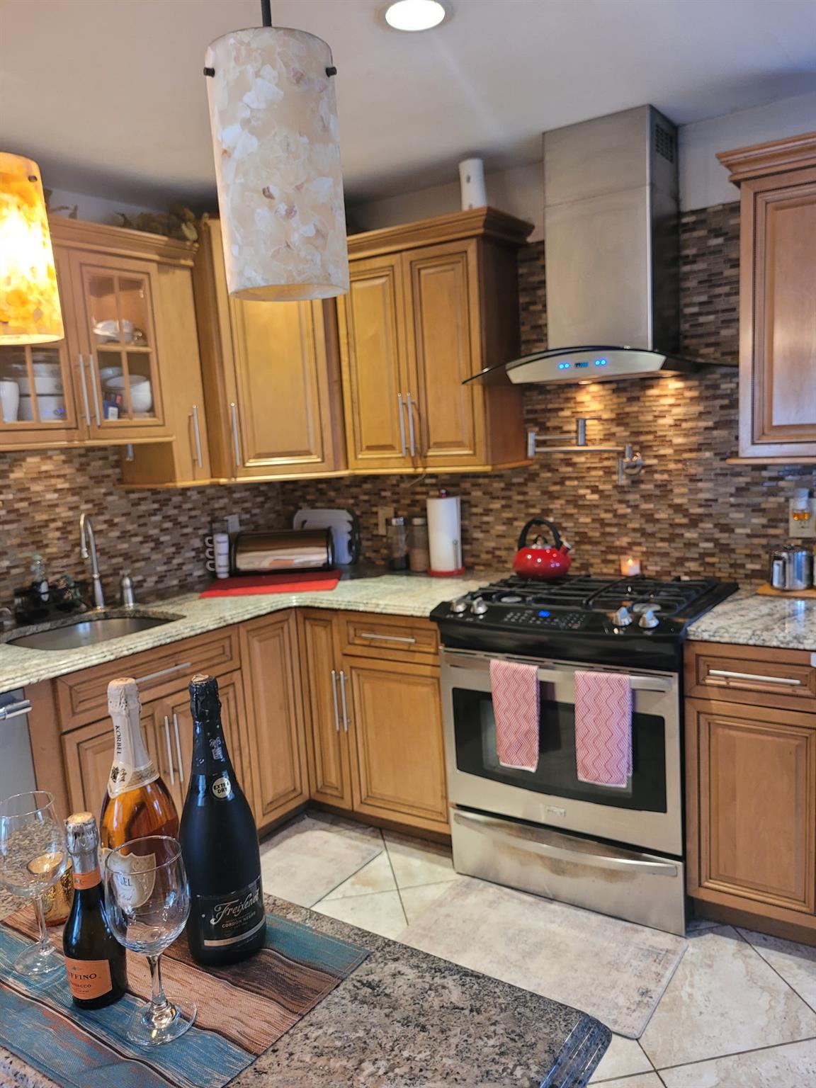 337 W Valley Stream Boulevard, Valley Stream, New York image 7