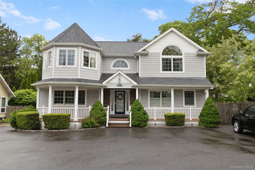 Photo of 1414 Illinois Avenue, Bay Shore, NY 11706 (MLS # 1004383)