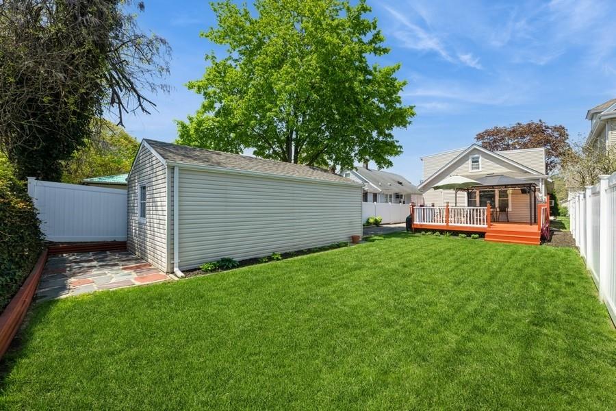 1050 Lakeside Place, Baldwin, New York image 25