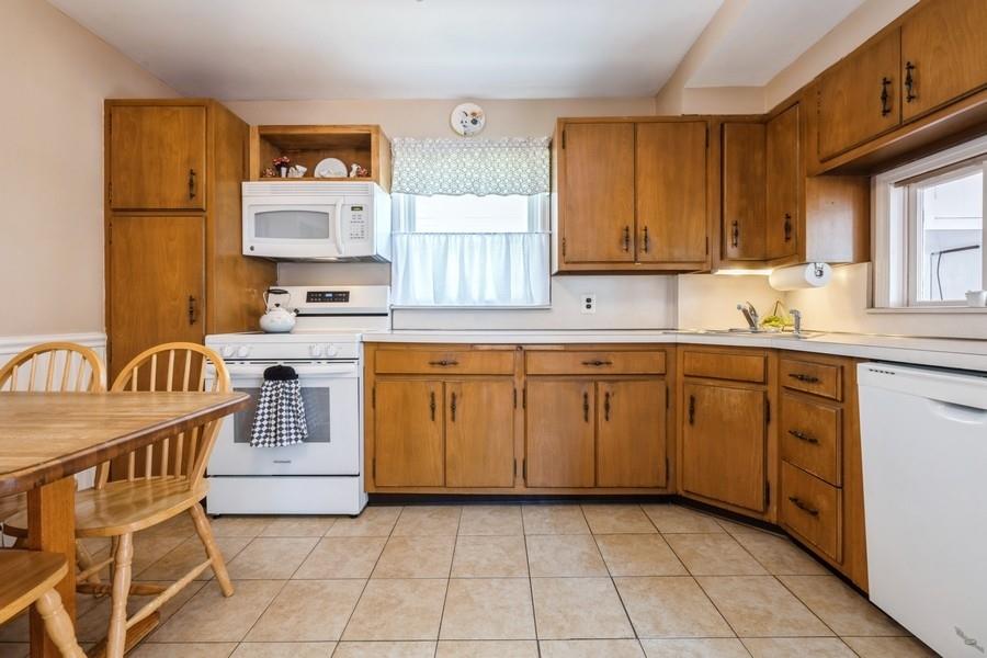 1050 Lakeside Place, Baldwin, New York image 8