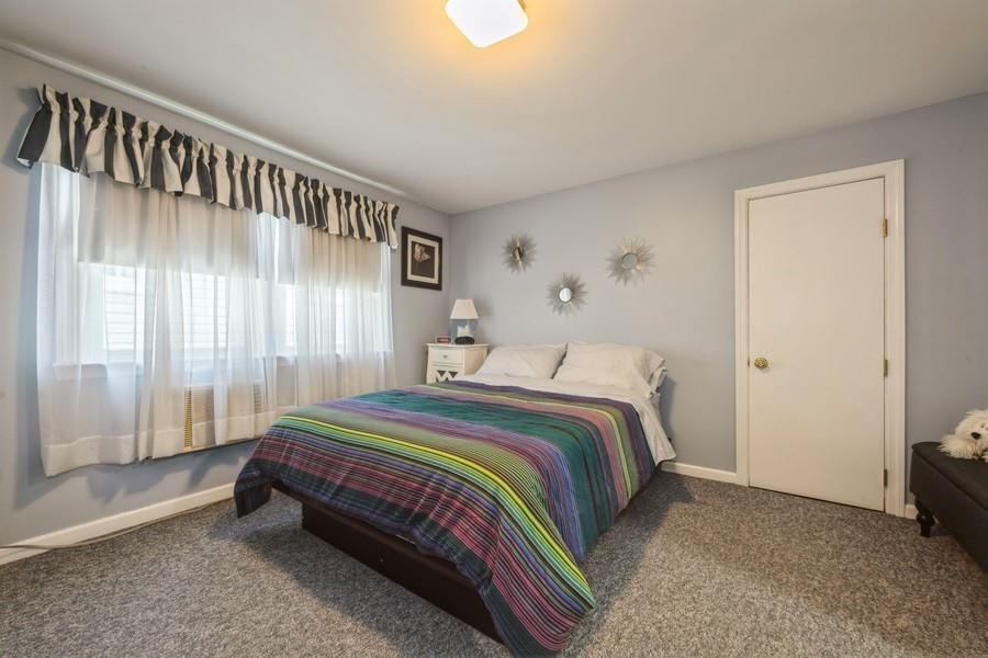 1050 Lakeside Place, Baldwin, New York image 12