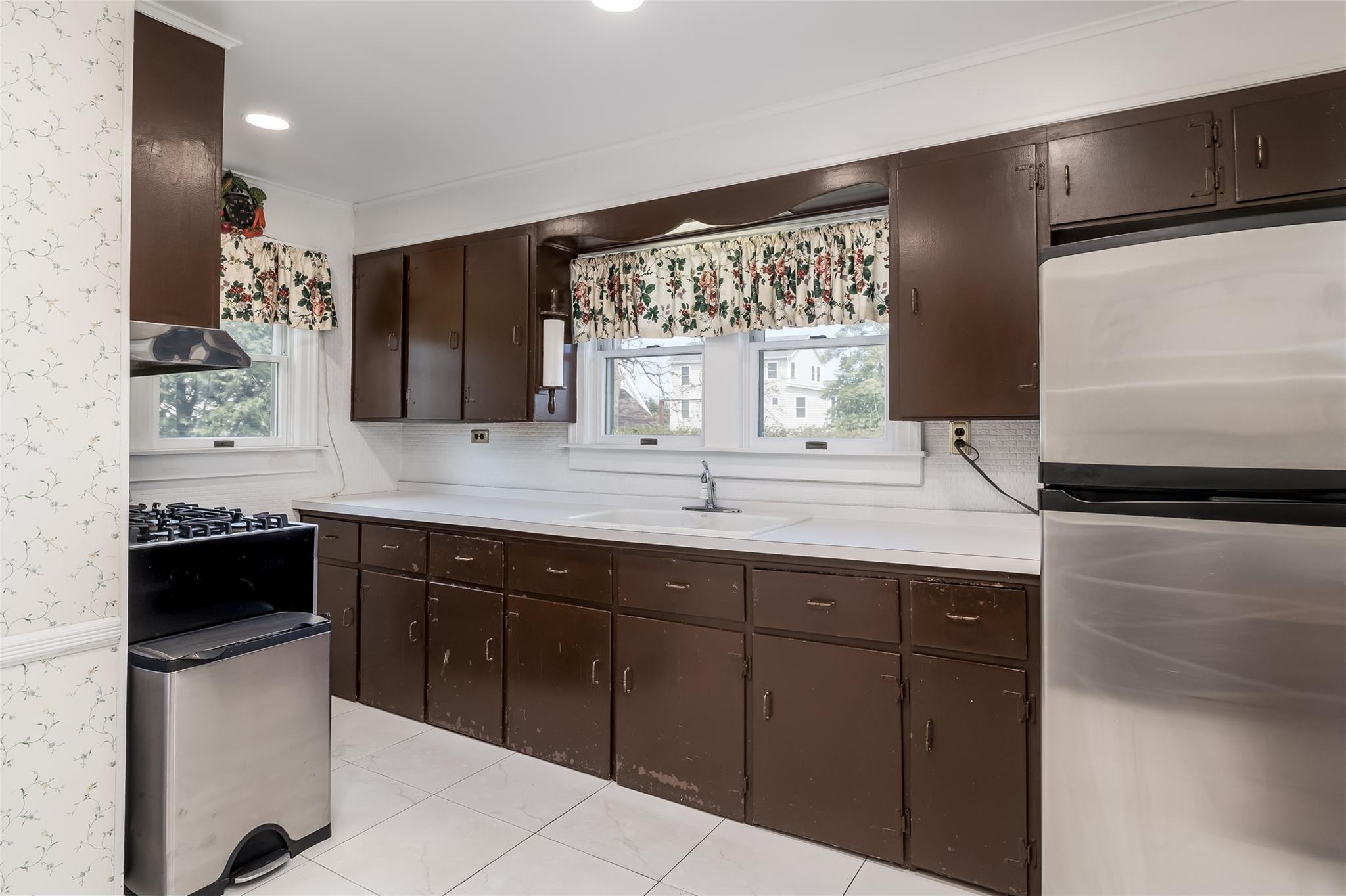 1020 Sunset Avenue, Island Park, New York image 9