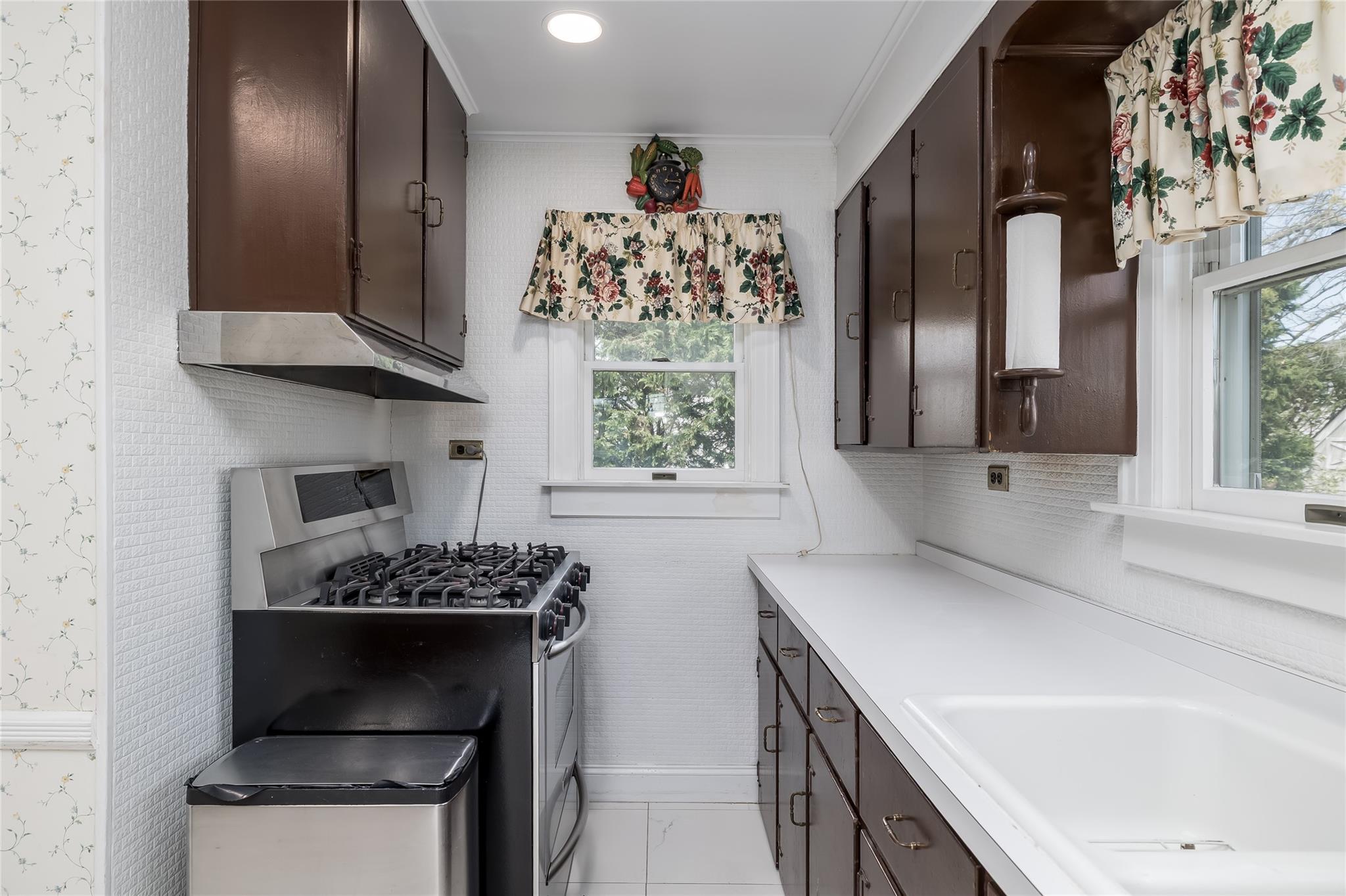 1020 Sunset Avenue, Island Park, New York image 10