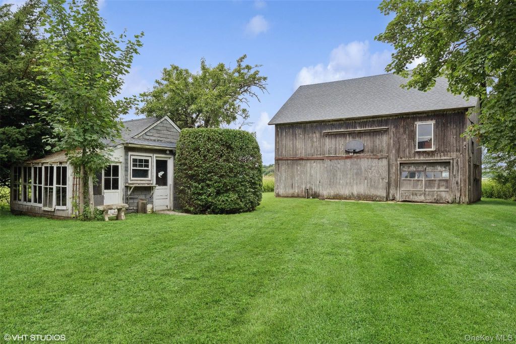 Photo of 4900 Depot Lane, Cutchogue, NY 11935 (MLS # 997111)