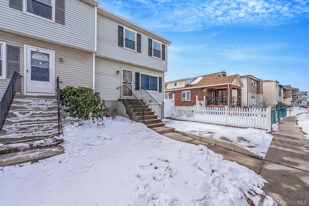 Photo of 50 E Pine Street, Long Beach, NY 11561 (MLS # 961070)