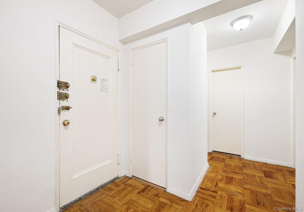 Photo of 3130 Grand Concourse #2J, Bronx, NY 10458 (MLS # 961835)