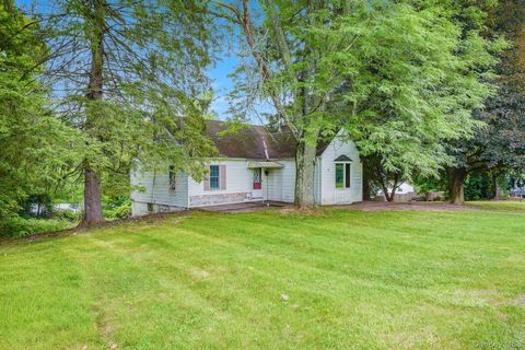 Homes For Sale - 30 Smith Road<br/> Dutchess County, Pleasant Valley, NY 12569