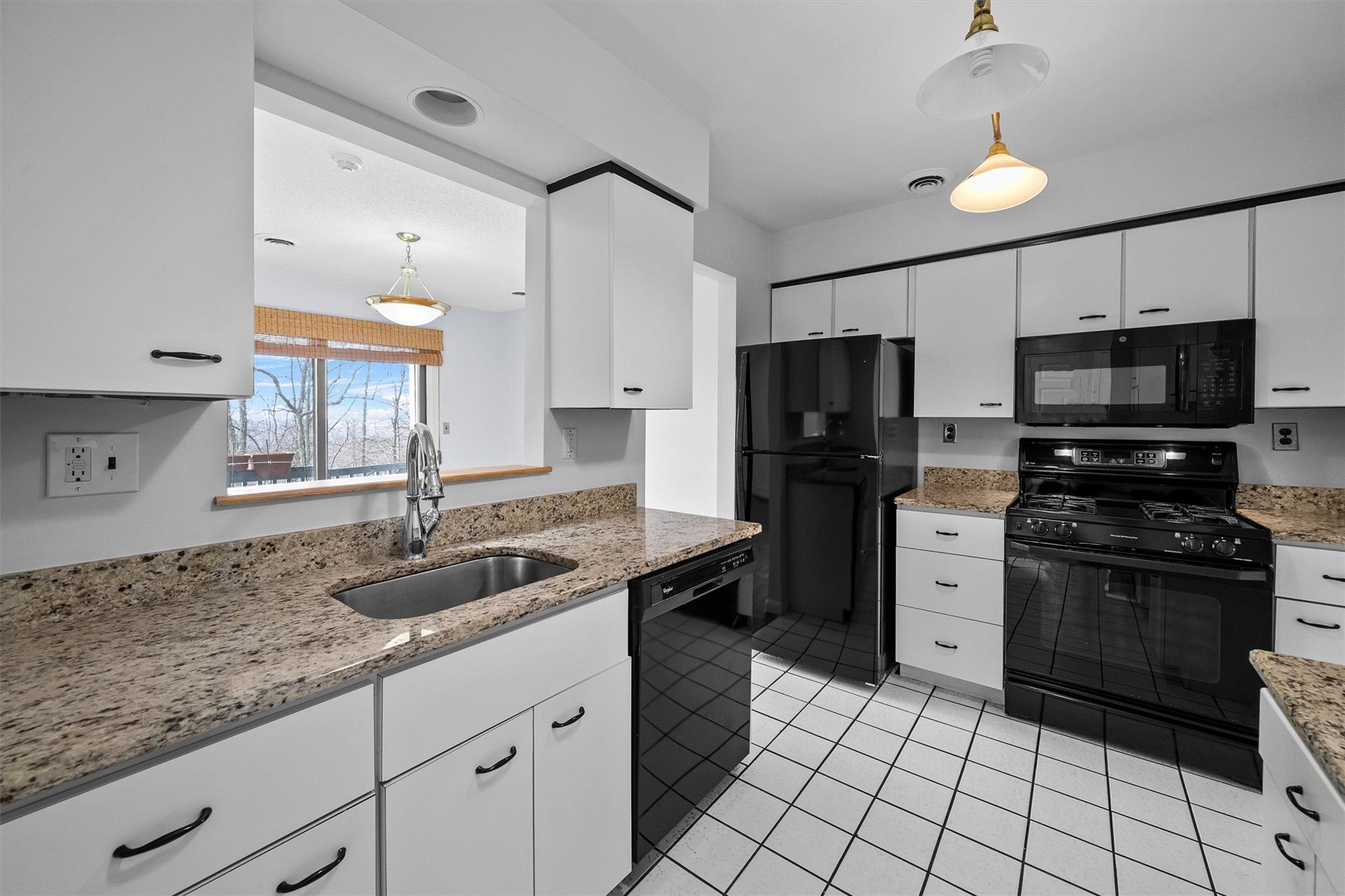 900 Astri Terrace, Valley Cottage, New York image 8
