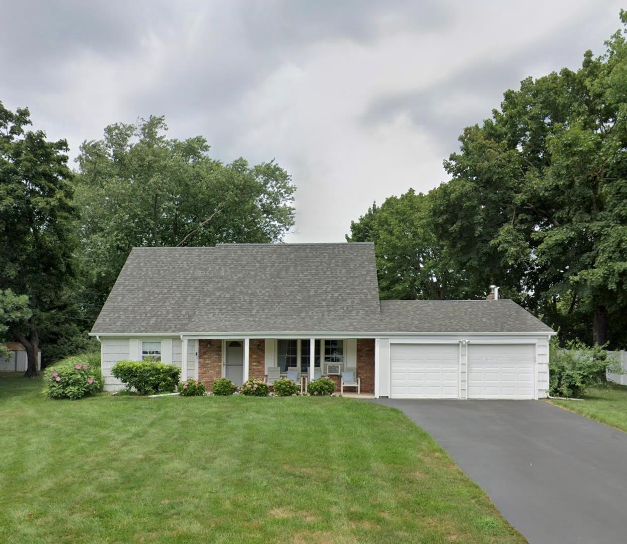 Pheasant Court, Stony Brook, Hamptons, NY - 4 Bedrooms  
2 Bathrooms - 