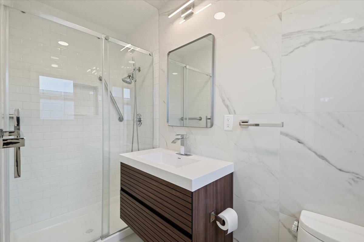 Hempstead, New York 11509, United States, 5 Bedrooms Bedrooms, ,3 BathroomsBathrooms,Residential,Active,2848