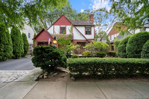 Photo of 304 Kilburn Road S, Garden City, NY 11530 (MLS # 920191)