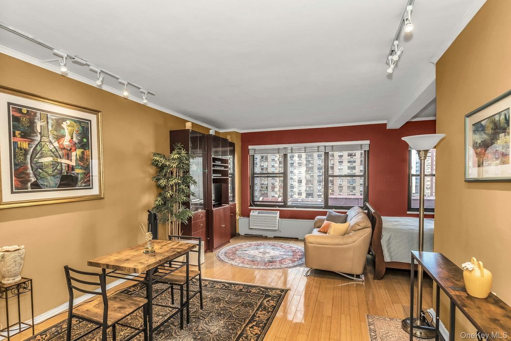 Photo of 2 Tudor City Place #3M-South, New York (Manhattan), NY 10017 (MLS # 993920)