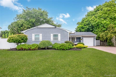 Homes For Sale - 382 Greenbelt Parkway<br/> Holtsville, NY 11742