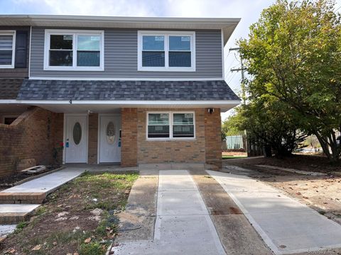 4 Penn Avenue Staten Island NY 10306