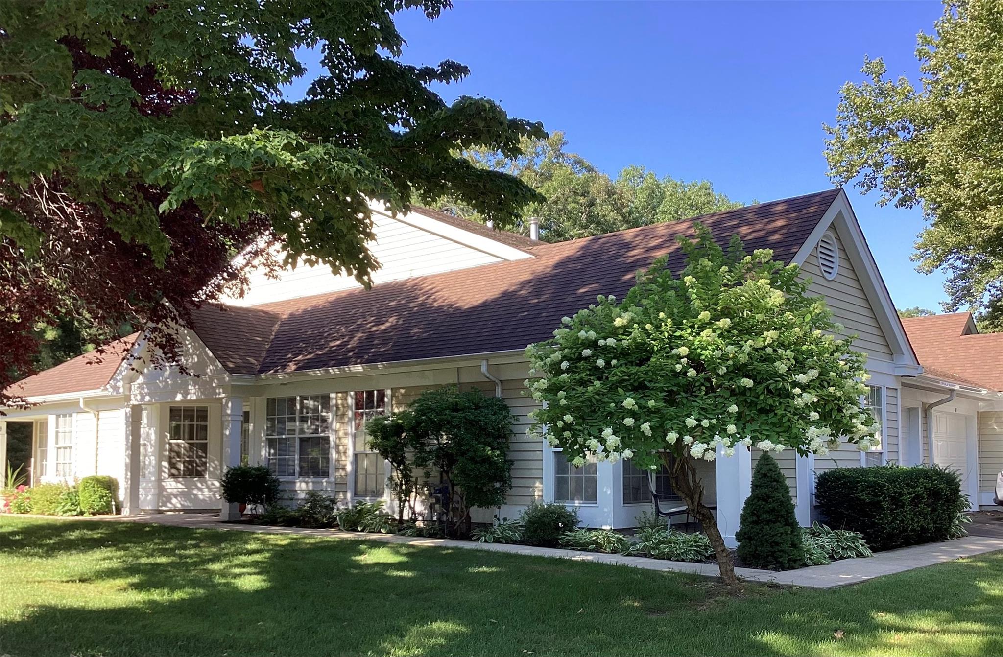 95 Glen Drive, Ridge, New York image 1