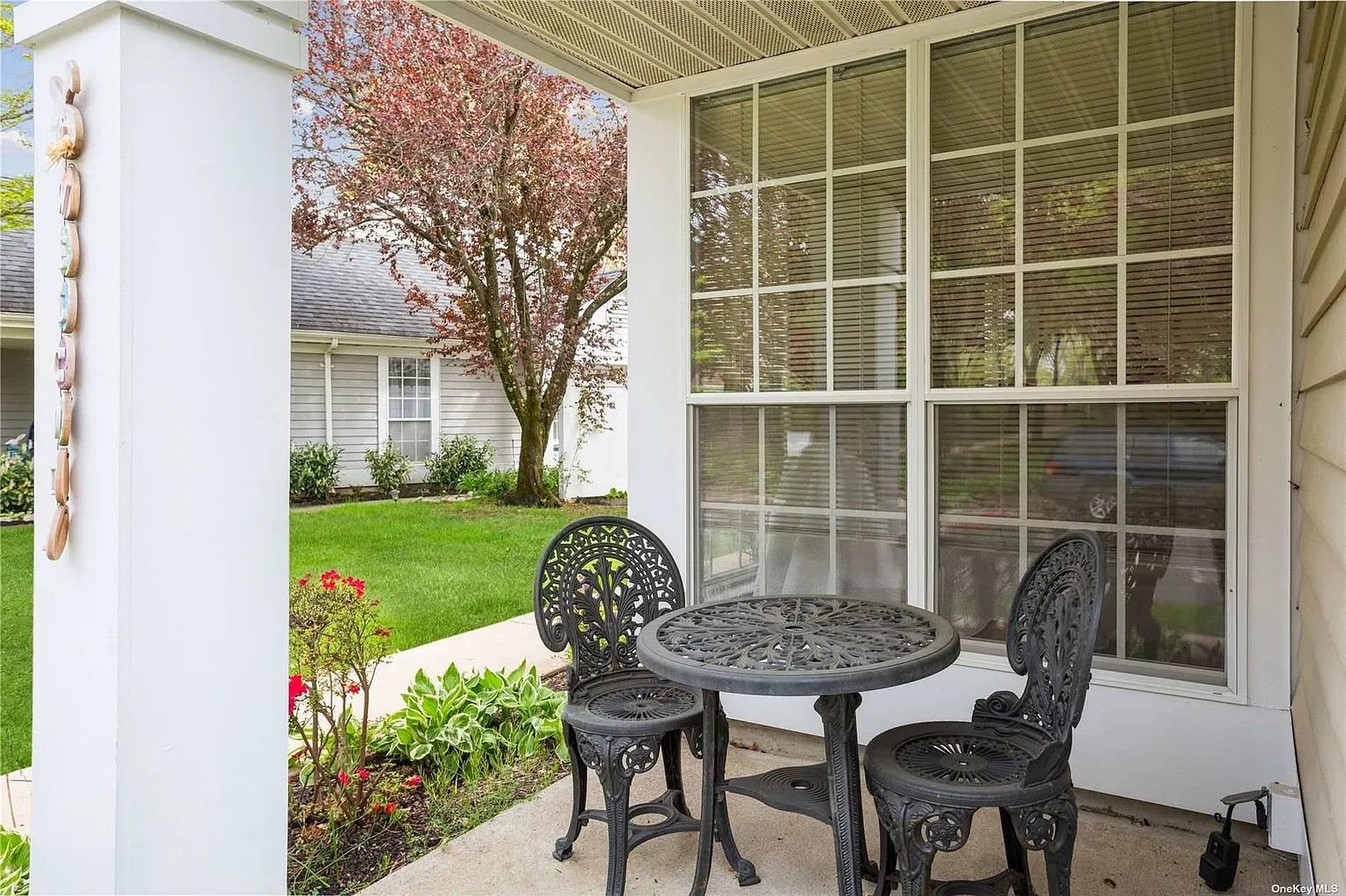 95 Glen Drive, Ridge, New York image 12