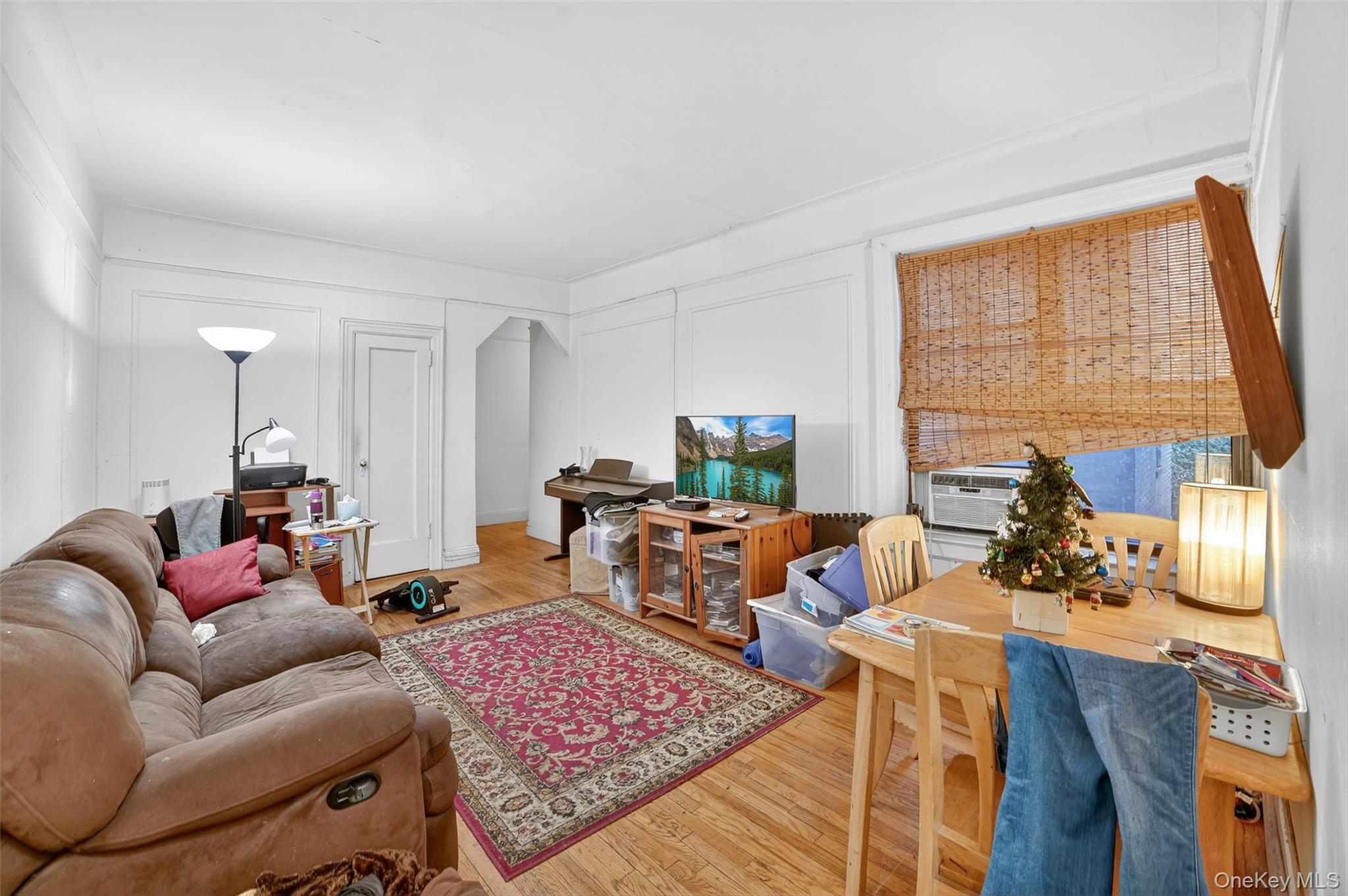 673 Locust Street 1F