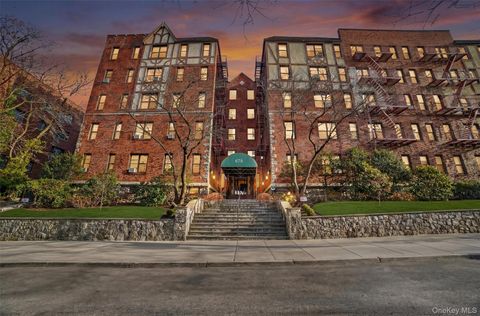 Photo of 673 Locust Street #1F, Mount Vernon, NY 10552 (MLS # 941313)